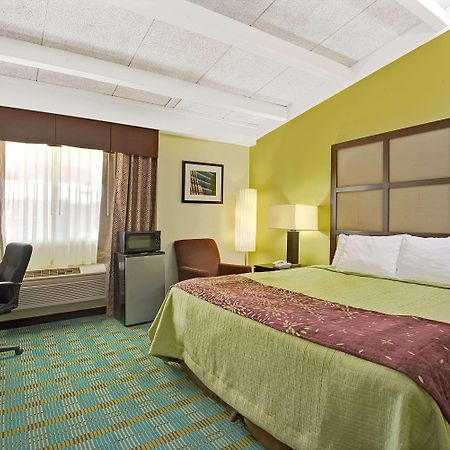 Days Inn By Wyndham Southington Luaran gambar