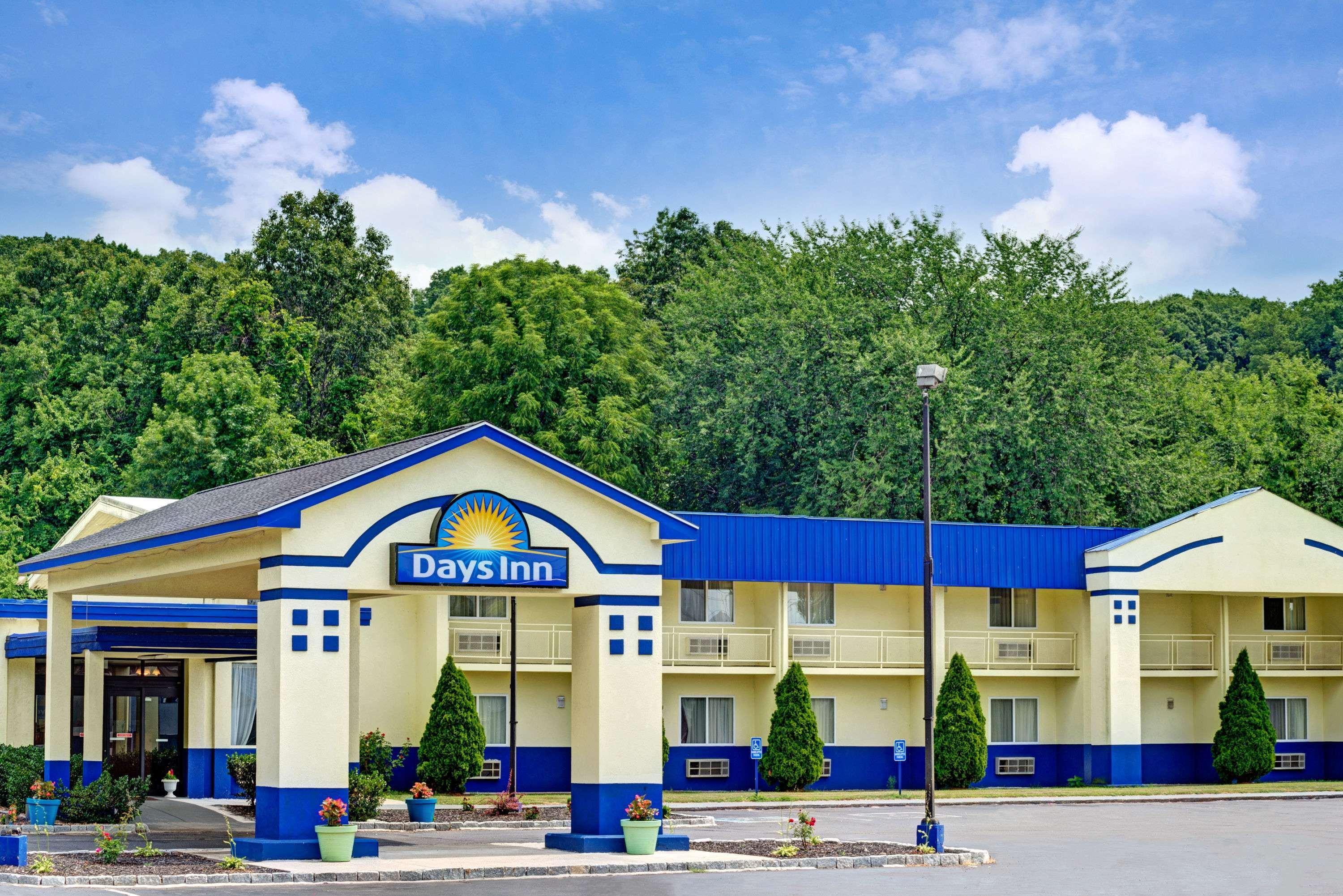 Days Inn By Wyndham Southington Luaran gambar