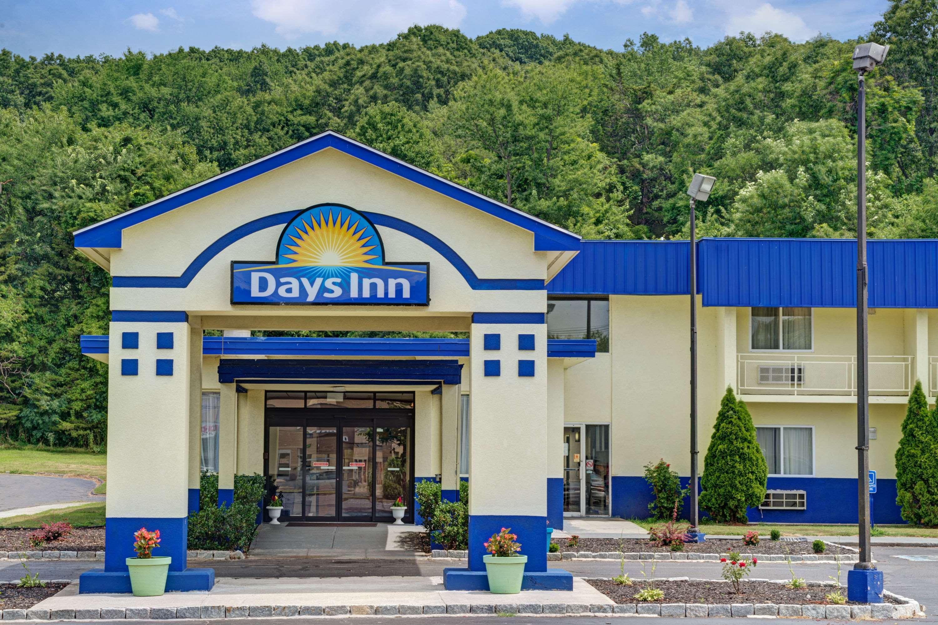 Days Inn By Wyndham Southington Luaran gambar