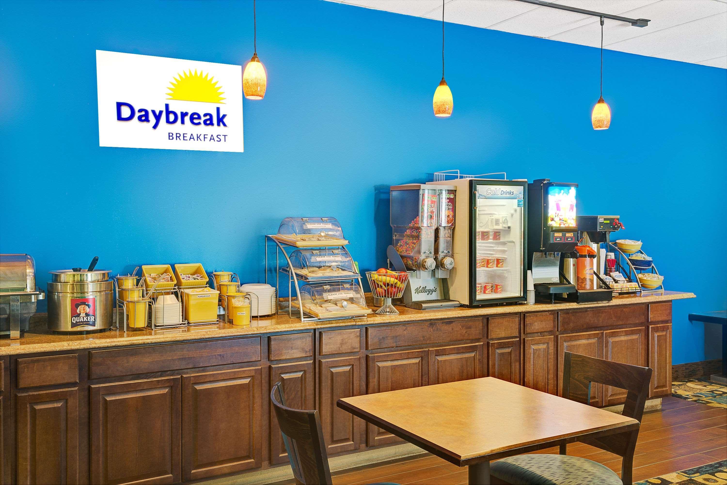 Days Inn By Wyndham Southington Luaran gambar