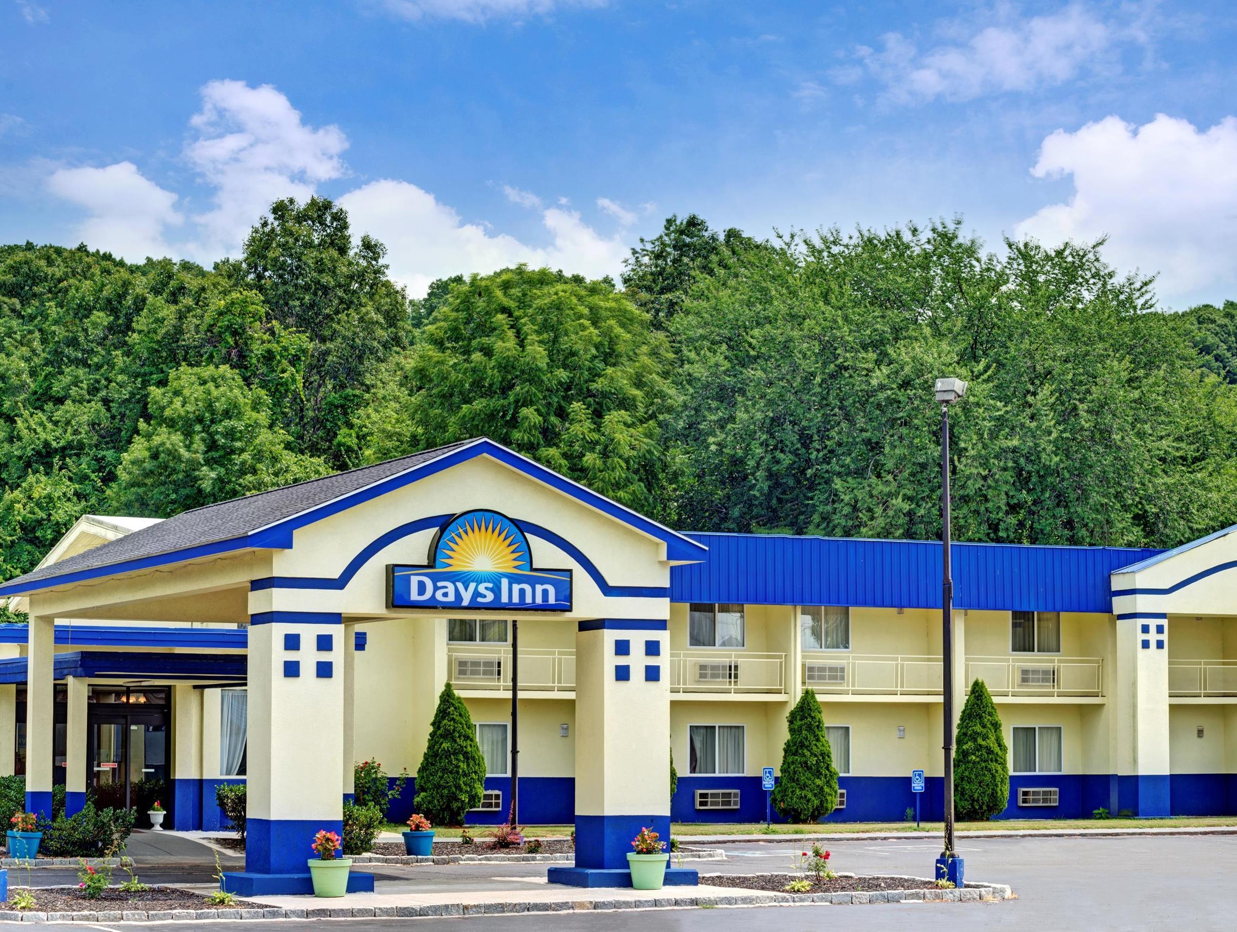 Days Inn By Wyndham Southington Luaran gambar